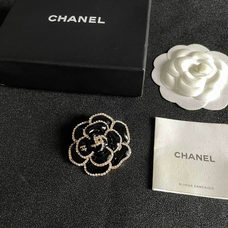 Chanel Brooch 07yxs59